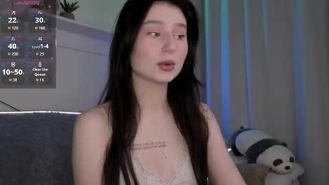 Lua online show from April 2026 05:07:01 PM