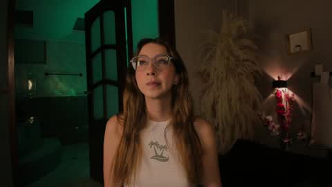 Snapshot of lua_ferch_ chatting on January 2025 12:09:01 PM ---Goys incredible photographs online show from January 2025 12:09:01 PM
