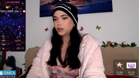 luara_ online show from December 2024 02:02:01 PM