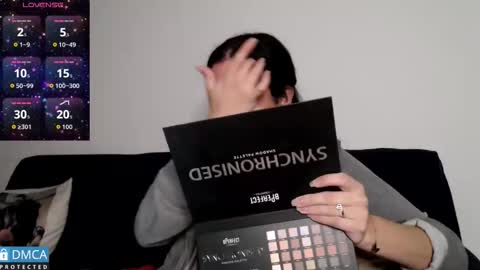 luara_ online show from January 2026 11:36:02 AM