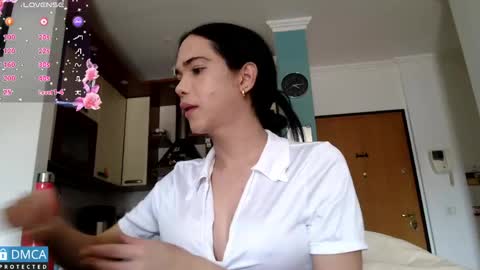luara_ online show from May 2026 02:13:01 PM