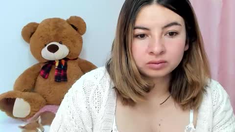 luara__01__lecat_1 online show from October 2025 10:26:01 AM