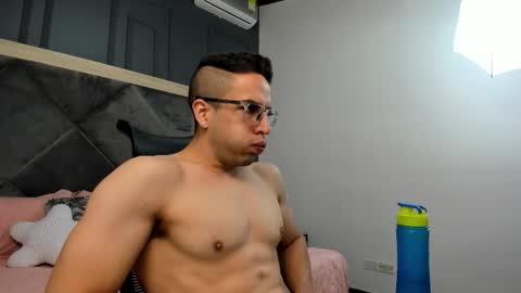 luca_morettii online show from November 2025 01:14:02 PM