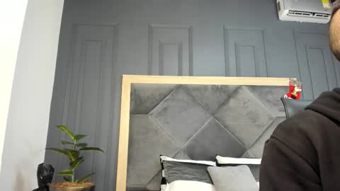 luca_morettii online show from December 2025 12:11:02 PM