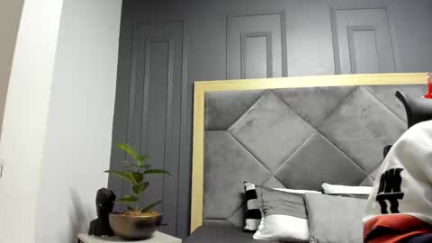 luca_morettii online show from December 2025 12:12:01 PM