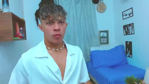 Lucas Luxx online show from November 2025 01:24:03 PM