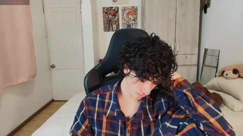 lucas_xo online show from April 2026 06:09:01 AM