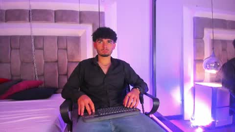 Snapshot of lucasthomson_ chatting on July 2026 04:25:01 AM lucasthomson_ online show from July 2026 04:25:01 AM