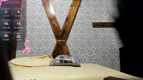 MIA HOT online show from February 2025 12:16:01 PM