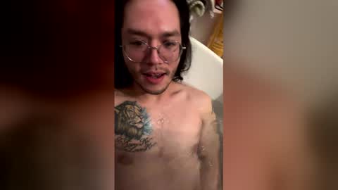 lucathelion online show from April 2026 07:11:01 PM