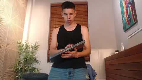 Lucca Moreti online show from May 2026 03:36:02 AM