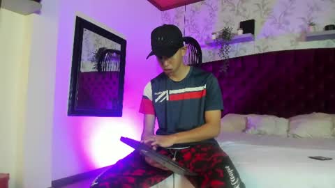 Lucca Moreti online show from June 2026 02:40:02 AM