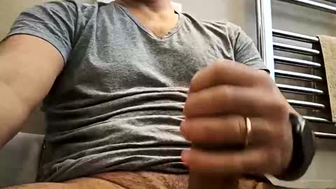 luccazzo79 online show from January 2026 09:00:02 AM