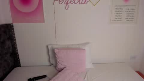 Snapshot of lucero_evanss chatting on January 2025 10:19:01 PM Lucero online show from January 2025 10:19:01 PM