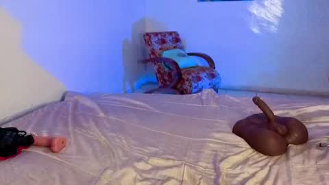 Snapshot of luci_ramirez chatting on July 2026 04:35:02 PM Luciana Ramirez Sofia Collins online show from July 2026 04:35:02 PM