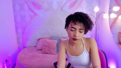 Snapshot of lucia_janne chatting on October 2025 08:20:02 PM Lucla online show from October 2025 08:20:02 PM