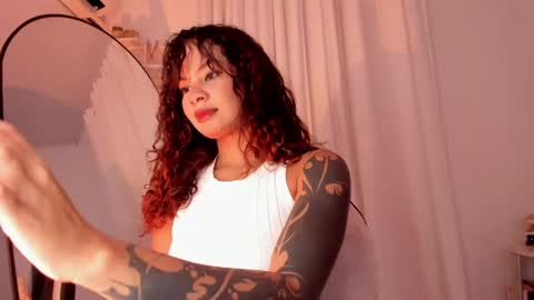 Lucia online show from January 2025 02:01:01 AM