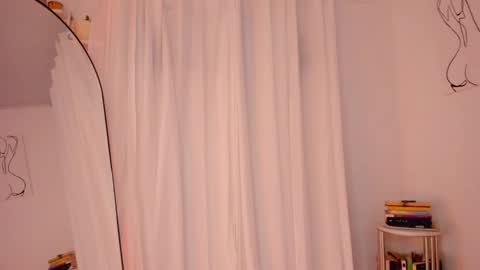 Lucia online show from January 2025 08:57:02 PM