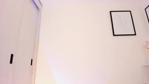 Lucia online show from September 2025 09:39:02 PM