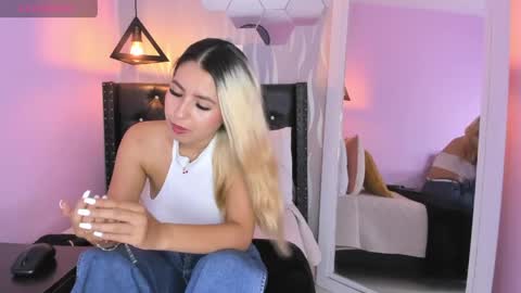 Snapshot of lucia_rios chatting on June 2026 07:15:02 PM Lucia online show from June 2026 07:15:02 PM