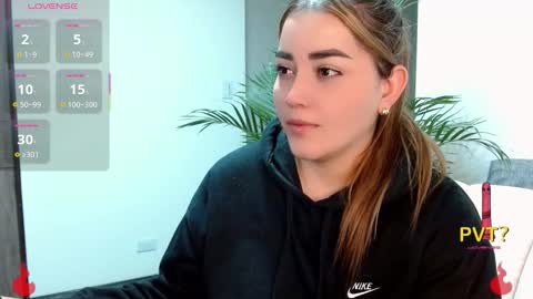 lucia star  online show from October 2025 11:49:02 PM