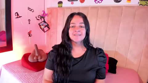 Lucia Vonne online show from October 2025 01:03:01 AM