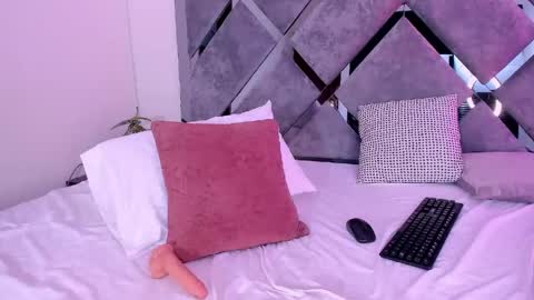 Snapshot of luciagray chatting on May 2026 11:34:01 PM Lucia Gray online show from May 2026 11:34:01 PM