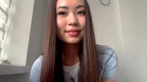 Snapshot of lucialostroh chatting on September 2025 12:29:01 PM Kira online show from September 2025 12:29:01 PM