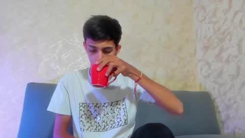 Pirulo online show from November 2025 12:16:01 PM