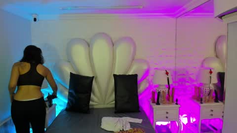 Snapshot of lucianacarter chatting on December 2024 11:33:02 AM online show from December 2024 11:33:02 AM