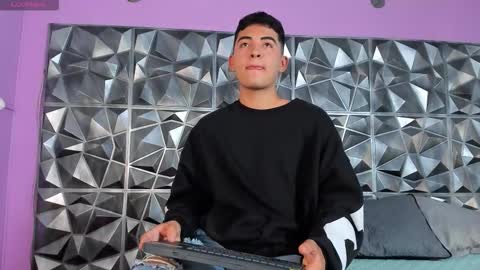 Snapshot of luciano_ciro chatting on March 2026 03:34:02 AM Luciano online show from March 2026 03:34:02 AM