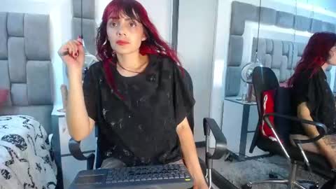 Snapshot of lucie_red chatting on June 2026 12:32:02 AM Lucie Red online show from June 2026 12:32:02 AM