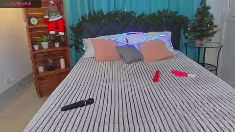 Lucie online show from December 2024 04:33:01 AM