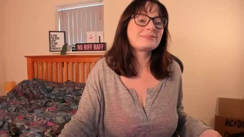 Snapshot of luciewintersuk chatting on December 2024 01:10:02 PM Lucie Winters online show from December 2024 01:10:02 PM