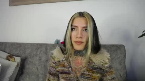 luciiana online show from April 2026 12:05:02 PM