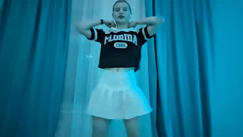 Monika online show from November 2025 08:20:01 PM