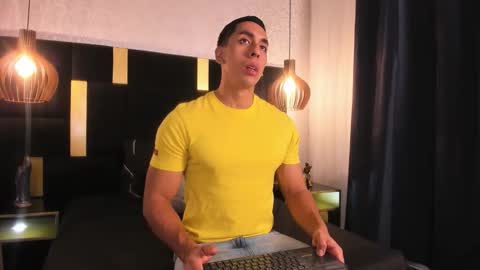 Snapshot of lucio__fox chatting on May 2026 11:48:01 AM Lucio online show from May 2026 11:48:01 AM