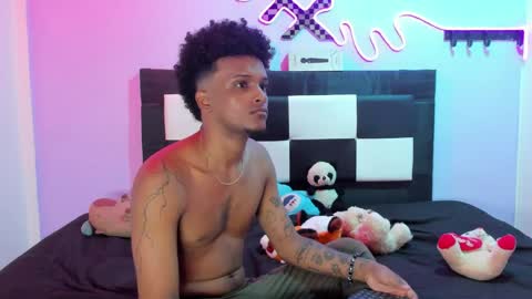 Snapshot of lucky_boys_x chatting on May 2026 01:49:02 PM Stven online show from May 2026 01:49:02 PM