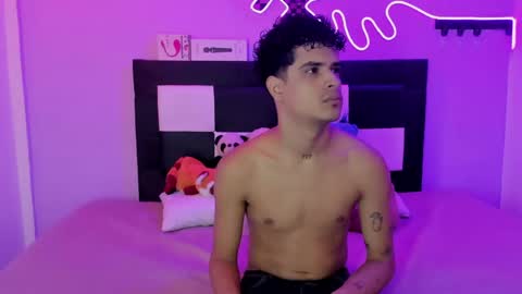 Snapshot of lucky_boys_x chatting on May 2026 12:24:01 PM Stven online show from May 2026 12:24:01 PM