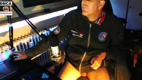 Snapshot of luckyfreak1 chatting on December 2024 07:44:01 AM call me Stefan online show from December 2024 07:44:01 AM