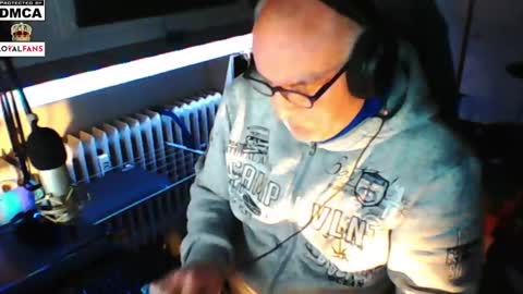 Snapshot of luckyfreak1 chatting on December 2024 04:29:02 PM call me Stefan online show from December 2024 04:29:02 PM