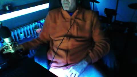        call me  Stefan online show from March 2026 07:21:02 PM