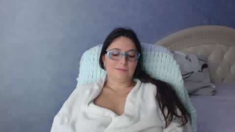 luckylinda23 online show from November 2025 10:48:01 AM