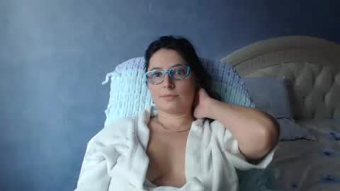 luckylinda23 online show from November 2025 11:31:02 AM