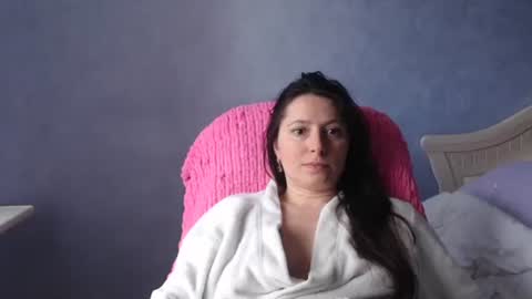luckylinda23 online show from May 2026 09:38:01 AM