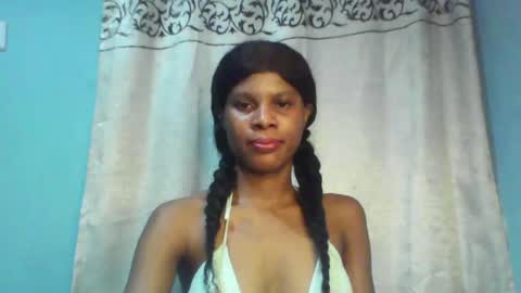 Snapshot of luckymadequeen chatting on January 2025 12:11:01 AM Gloria online show from January 2025 12:11:01 AM
