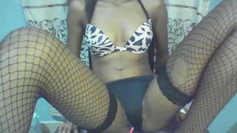 Snapshot of luckymadequeen chatting on January 2025 04:39:02 AM Gloria online show from January 2025 04:39:02 AM