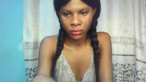 Snapshot of luckymadequeen chatting on January 2025 02:25:01 AM Gloria online show from January 2025 02:25:01 AM