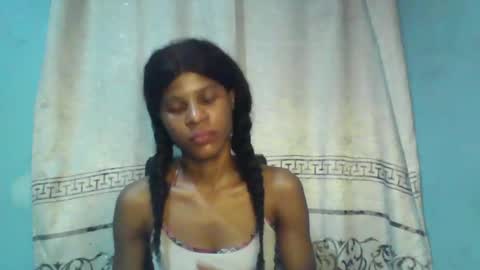 Snapshot of luckymadequeen chatting on January 2025 04:27:02 AM Gloria online show from January 2025 04:27:02 AM