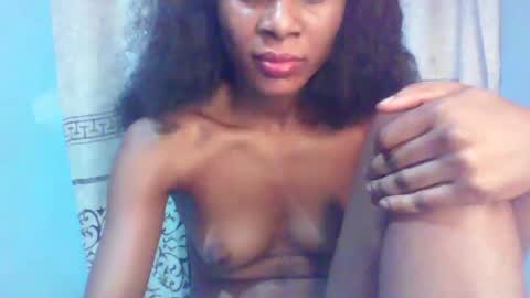 Snapshot of luckymadequeen chatting on January 2025 12:41:01 AM Gloria online show from January 2025 12:41:01 AM